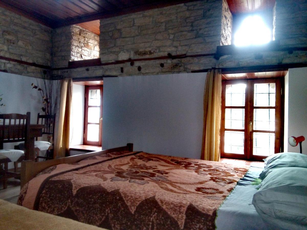 Ruols Guesthouse Gjirokaster Bagian luar foto