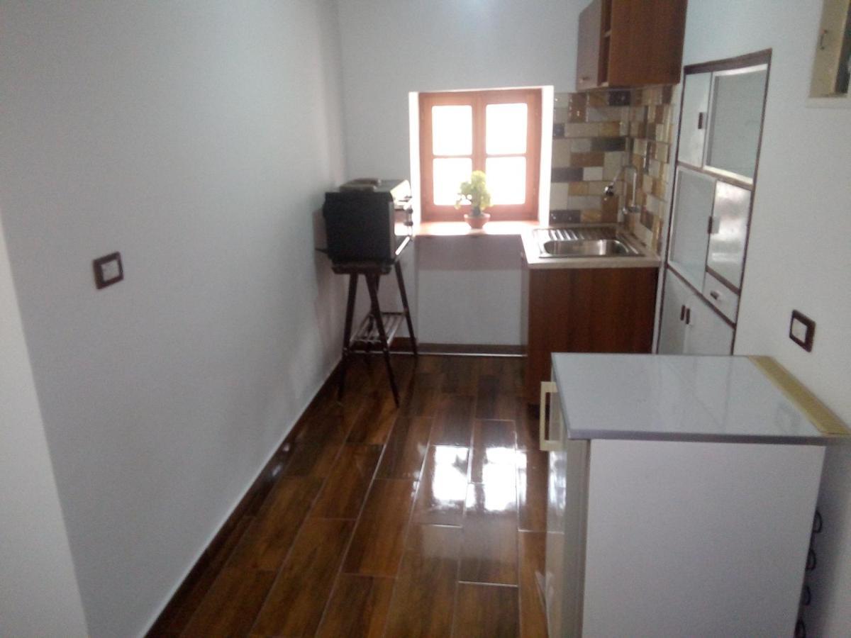Ruols Guesthouse Gjirokaster Bagian luar foto