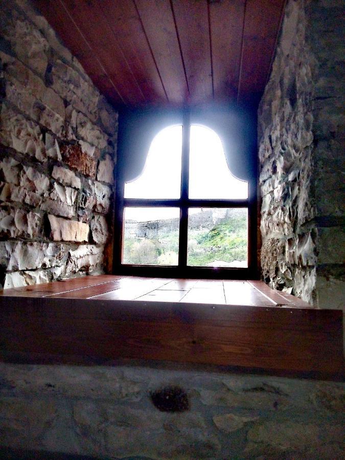 Ruols Guesthouse Gjirokaster Bagian luar foto