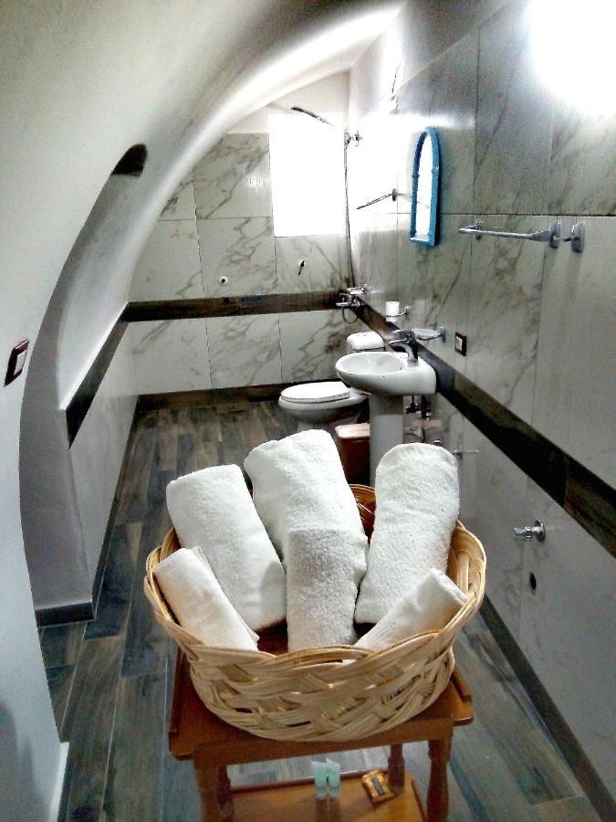 Ruols Guesthouse Gjirokaster Bagian luar foto